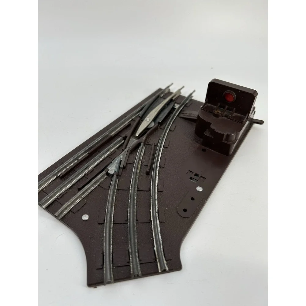Lionel 6-5021/2  Manual Switch Tracks Set of 2   Left & Right Turnouts O-27